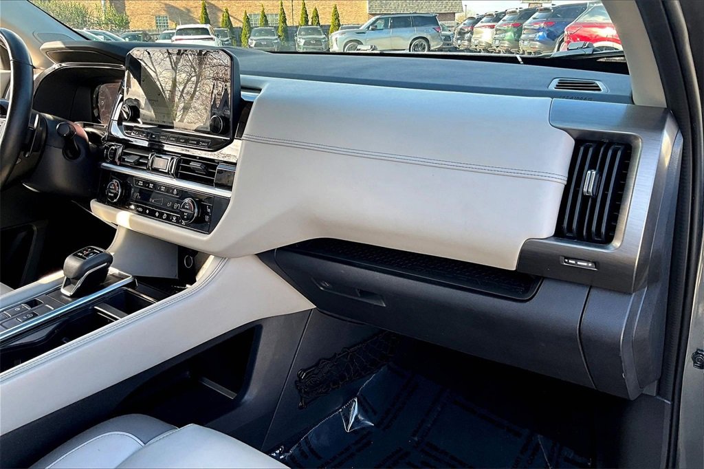 Used 2022 Nissan Pathfinder Platinum w/ Cargo Package image 27