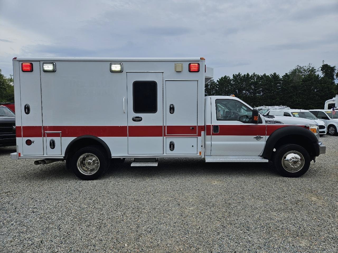 Used 2013 Ford F450 XLT w/ Ambulance Preparation Pkg RWD image 6