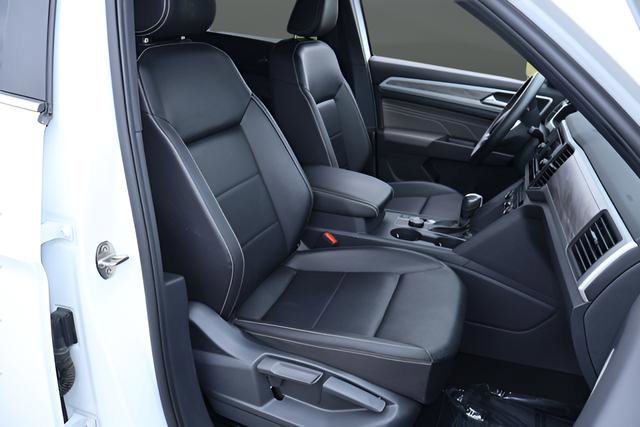 Certified 2022 Volkswagen Atlas Cross Sport SE AWD/4WD image 21