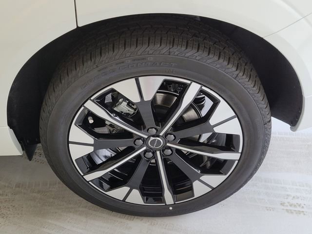 New 2026 Volvo XC60 B5 Plus w/ Climate Package image 6