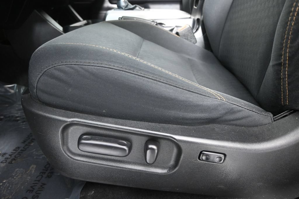 Used 2020 Toyota Tacoma SR5 AWD/4WD image 21