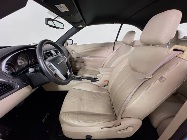Used 2013 Chrysler 200 Limited image 10