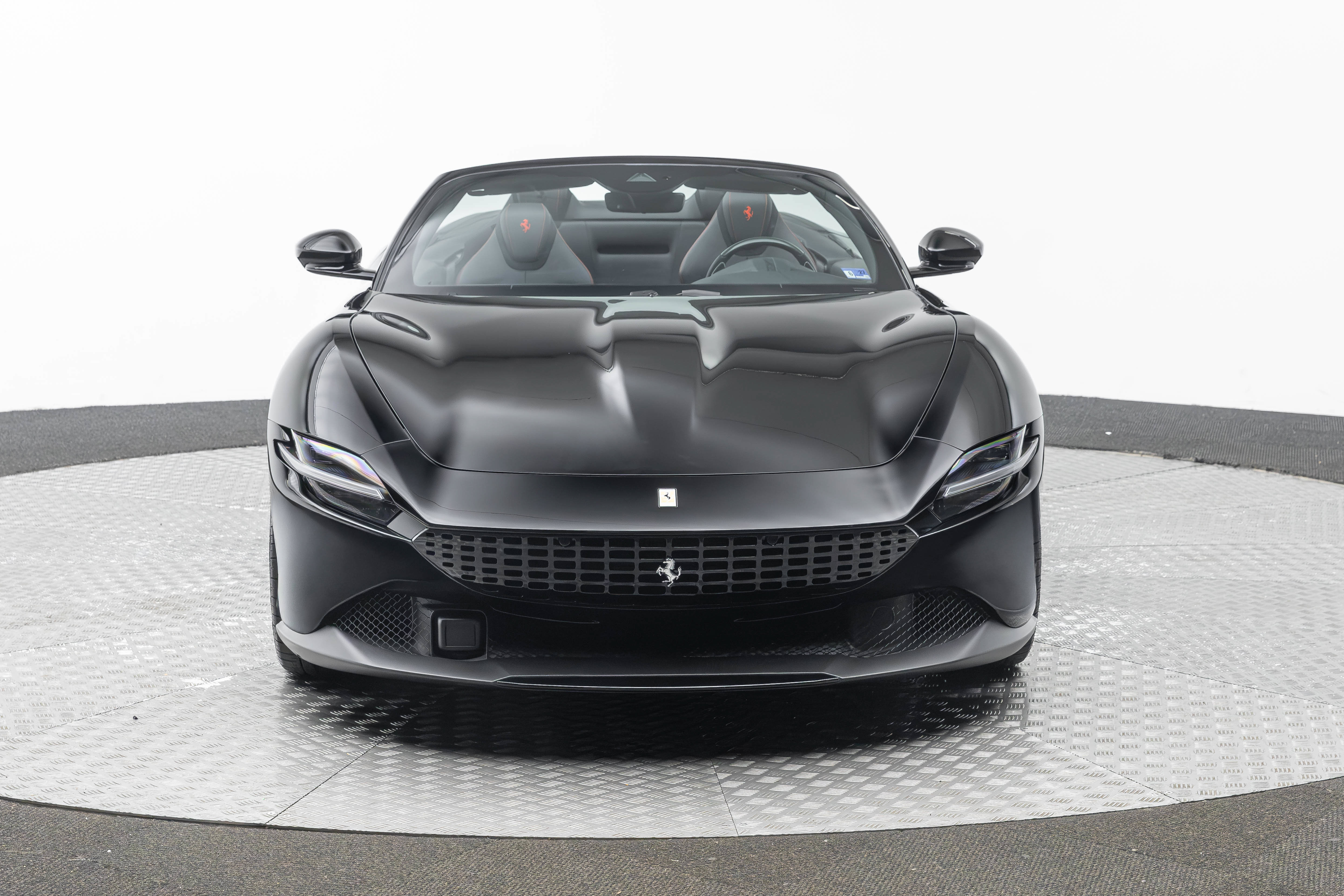 Certified 2025 Ferrari Roma Spider RWD image 10
