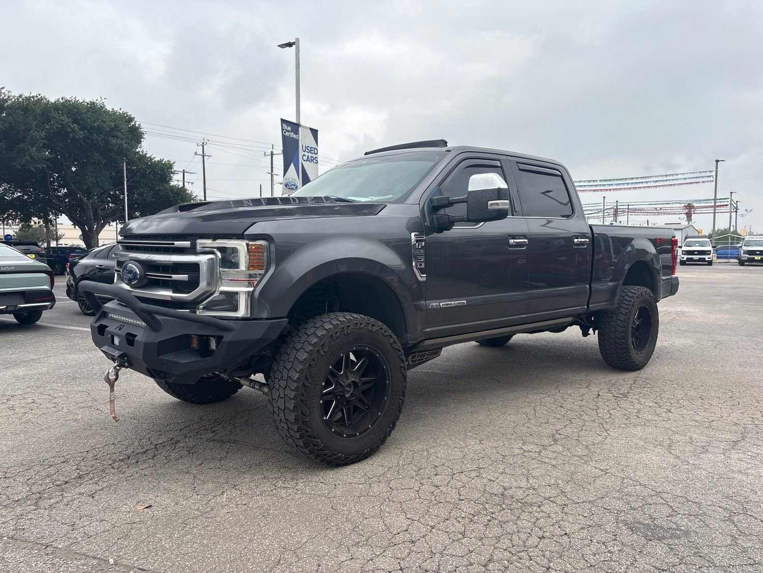 Used 2020 Ford F250 Platinum w/ FX4 Off-Road Package AWD/4WD image 8
