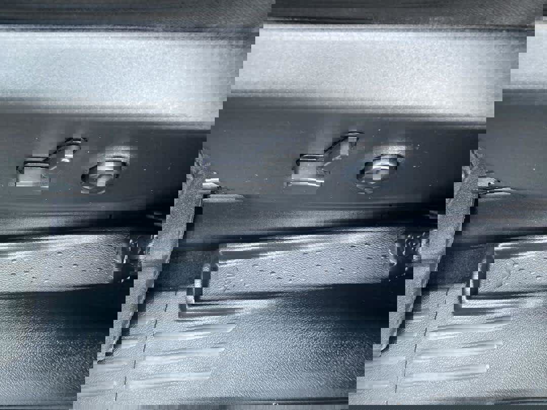 Used 2022 Chrysler Pacifica Touring-L w/ Uconnect Theater Family Group image 12