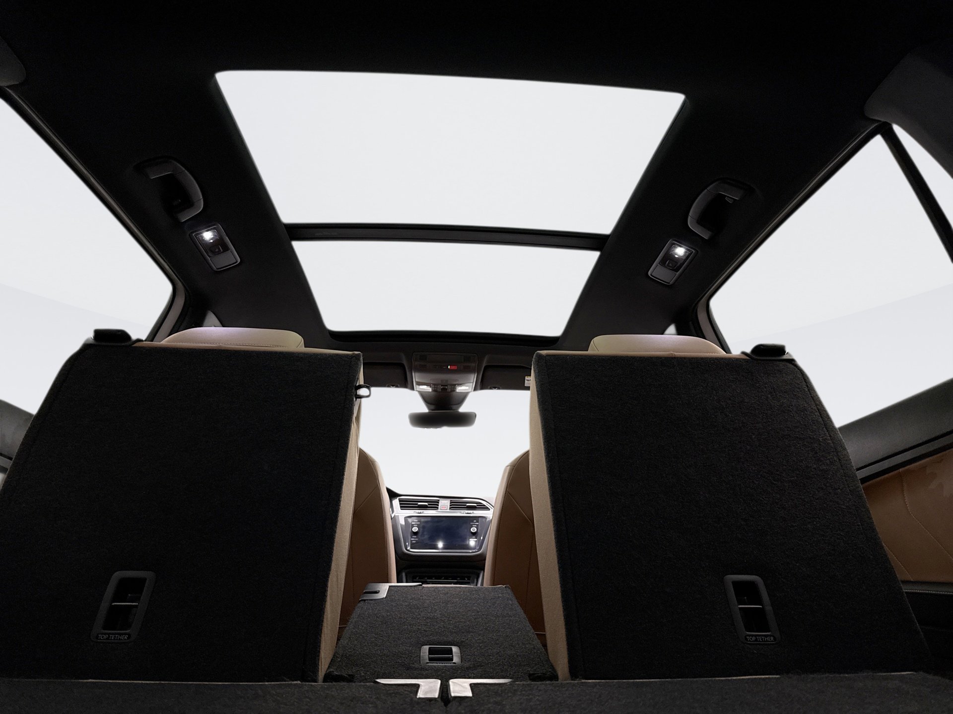 Used 2024 Volkswagen Tiguan SE R-Line image 18