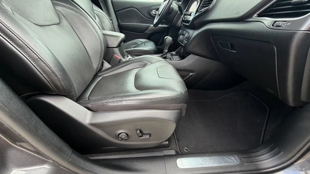 Used 2020 Jeep Cherokee Limited AWD/4WD image 13