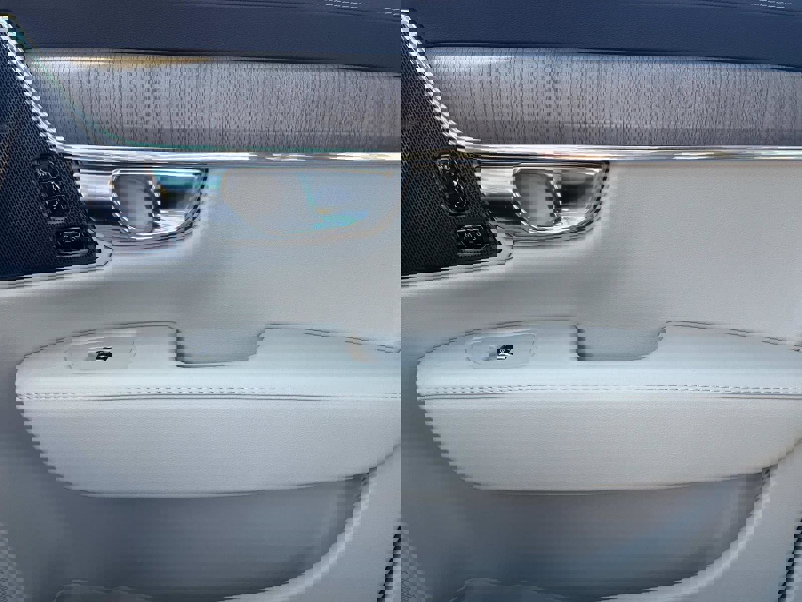 Certified 2024 Volvo S90 B6 Ultimate w/ Protection Package Premier image 20