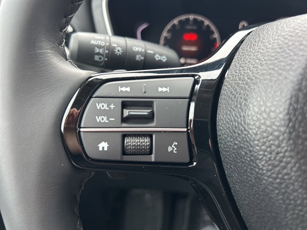 New 2025 Honda Pilot Touring image 29