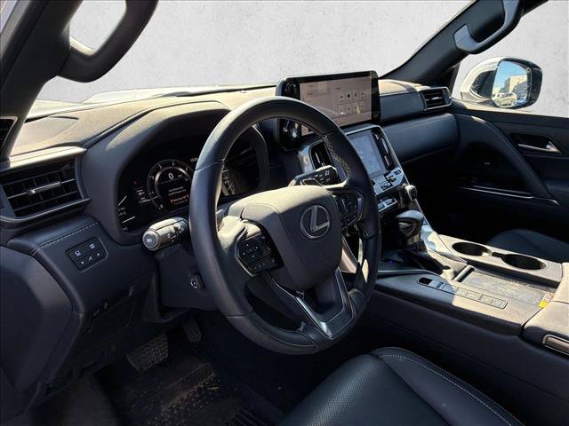 Used 2024 Lexus LX 600 4WD w/ Luxury Package image 10