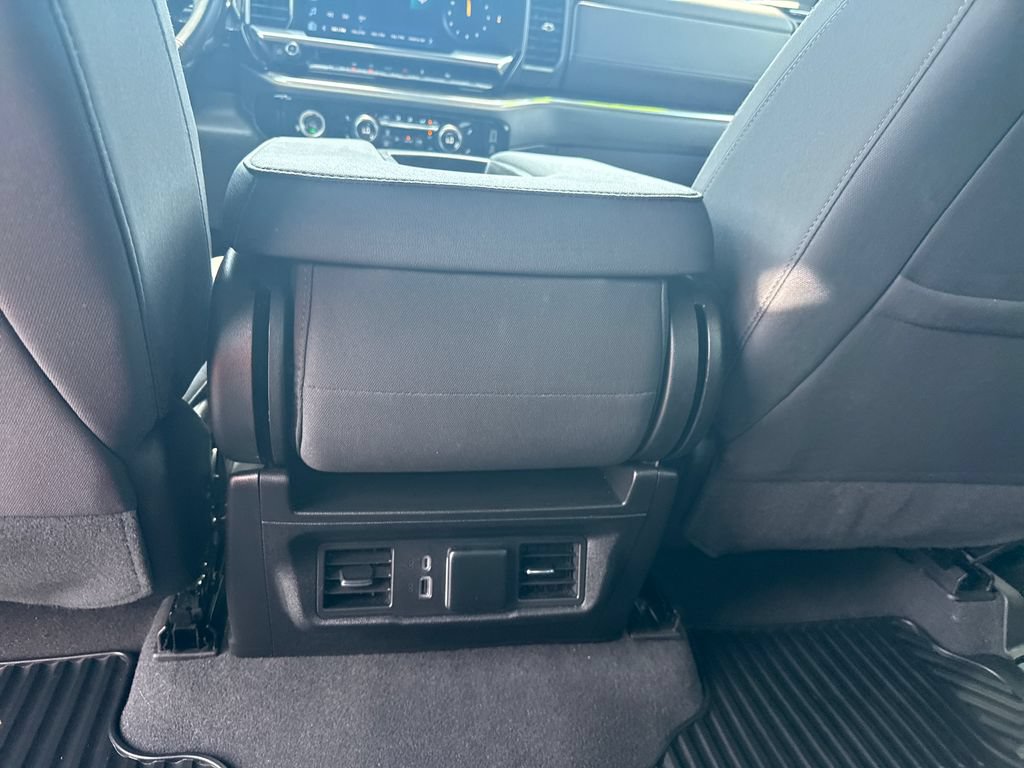 Used 2023 Chevrolet Silverado 1500 LT AWD/4WD image 38