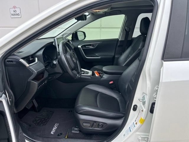 Used 2020 Toyota RAV4 Limited AWD/4WD image 18