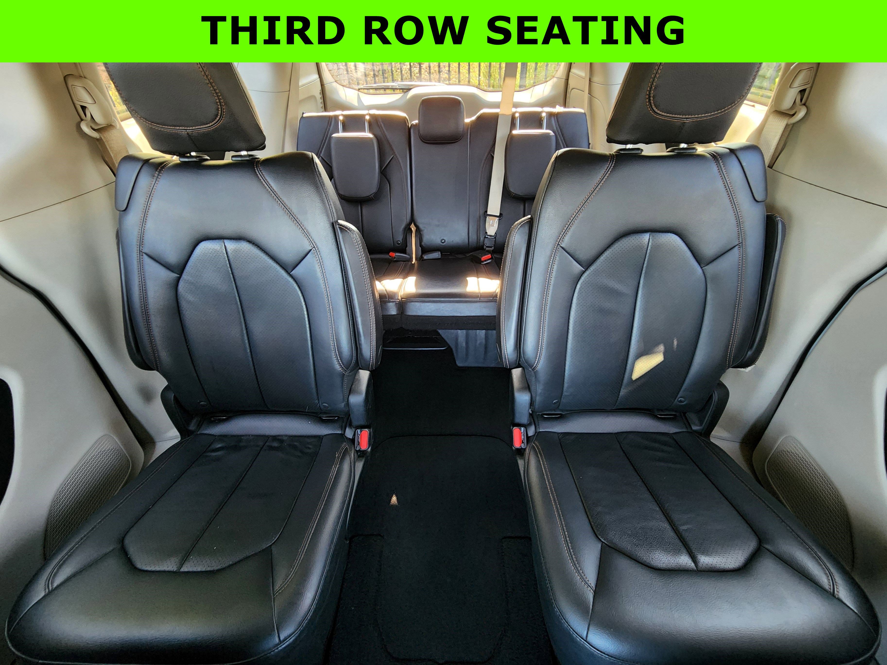 Used 2018 Chrysler Pacifica Touring-L image 30