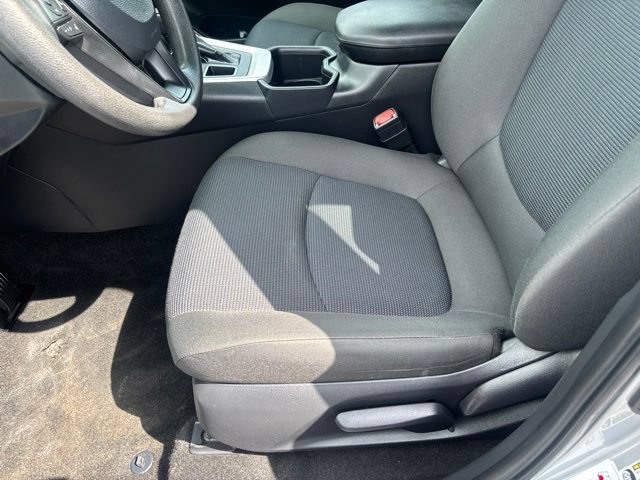 Used 2025 Toyota RAV4 LE AWD/4WD image 19