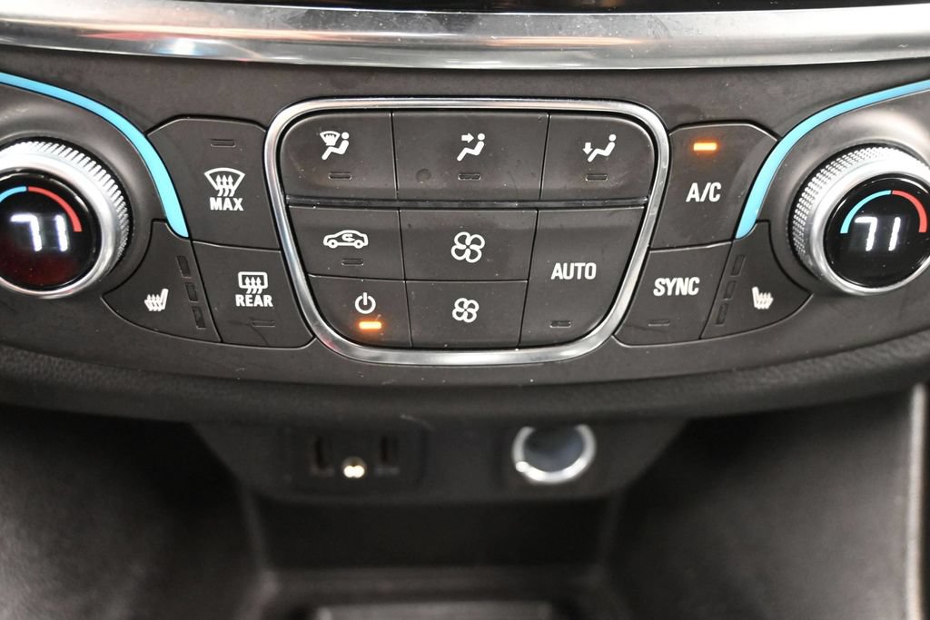 Used 2023 Chevrolet Traverse LT AWD/4WD image 21