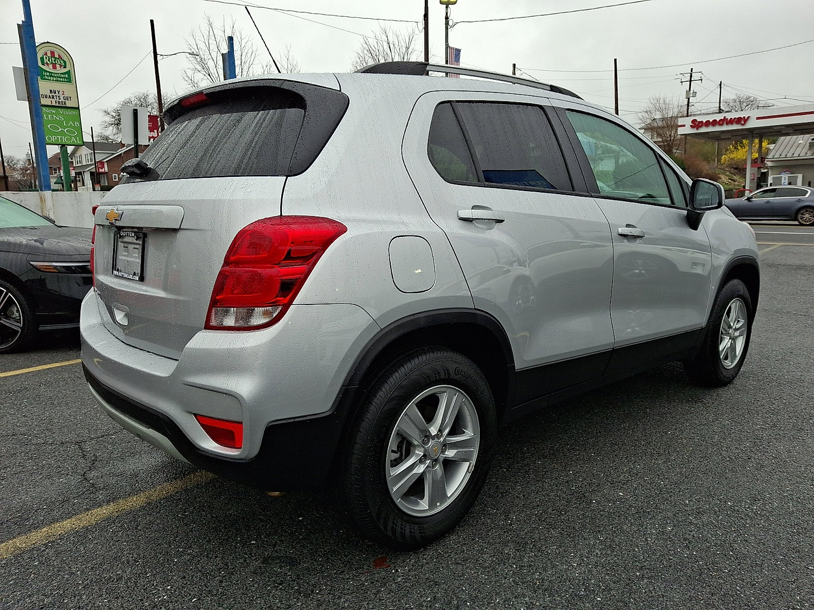 Used 2022 Chevrolet Trax LT w/ LT Convenience Package image 4