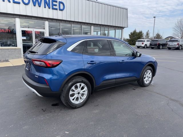 Used 2023 Ford Escape Active AWD/4WD image 3