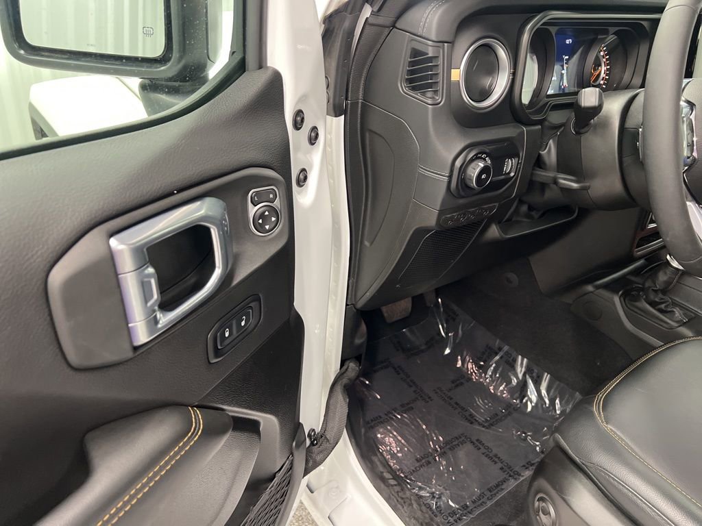 Used 2024 Jeep Wrangler Sahara image 18