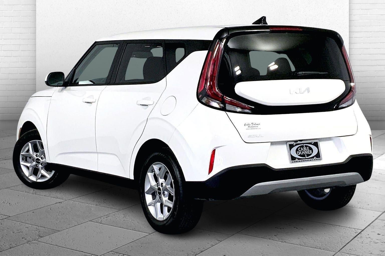 Certified 2025 Kia Soul LX image 11
