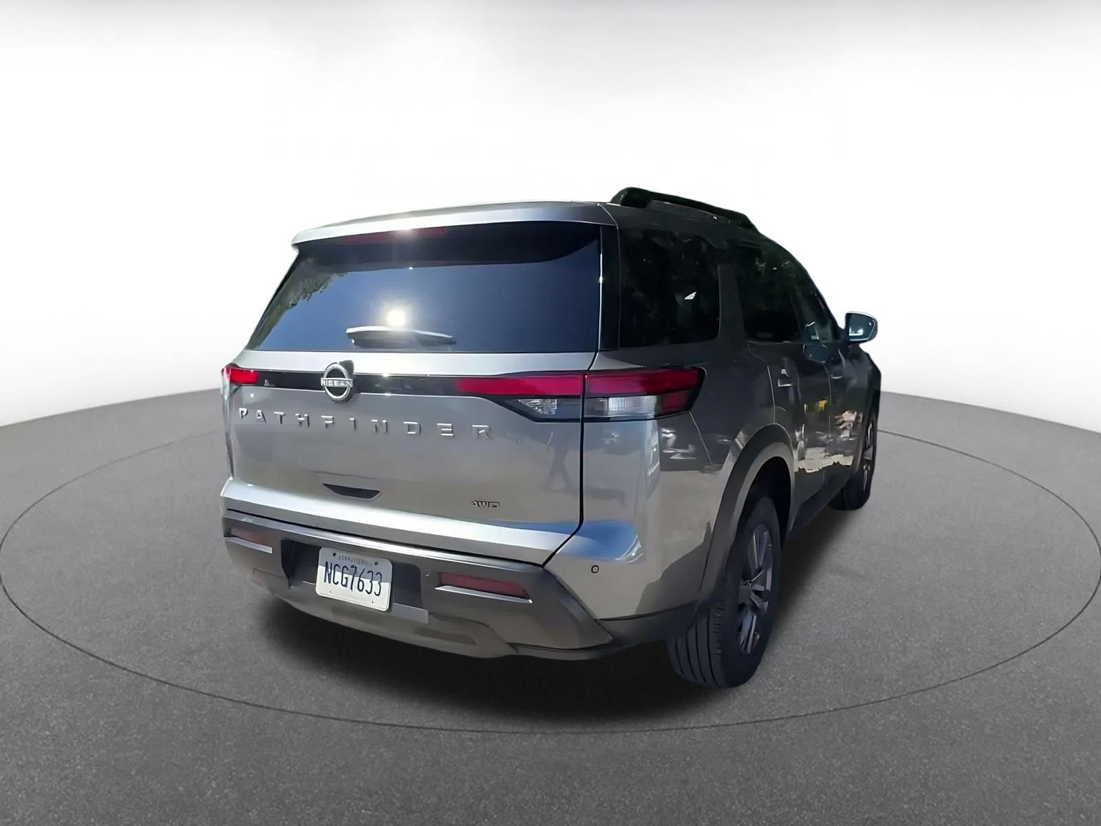 Used 2026 Nissan Pathfinder SV AWD/4WD image 13