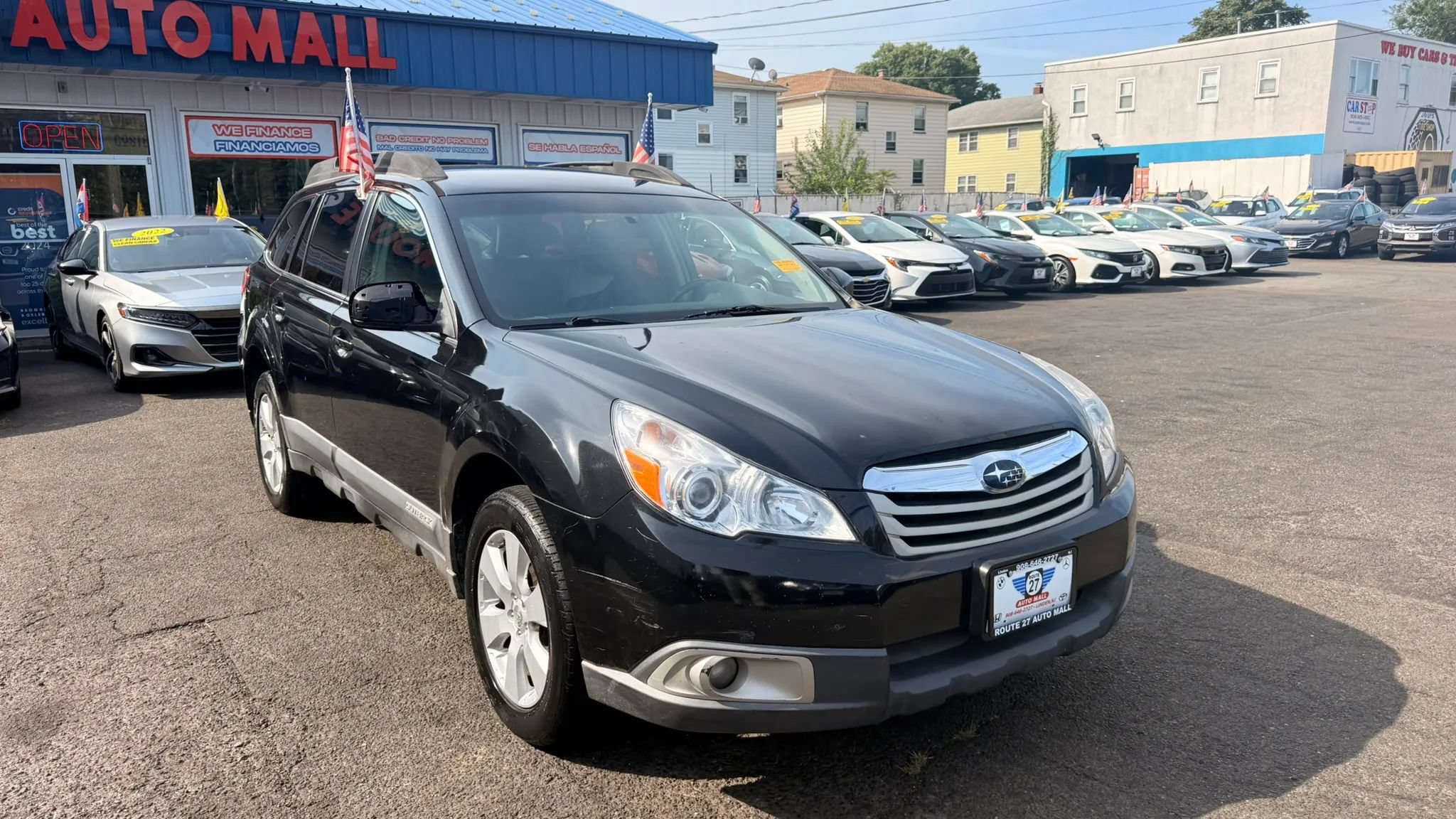 Used 2011 Subaru Outback 2.5i Premium w/ All-Weather Pkg AWD/4WD image 2