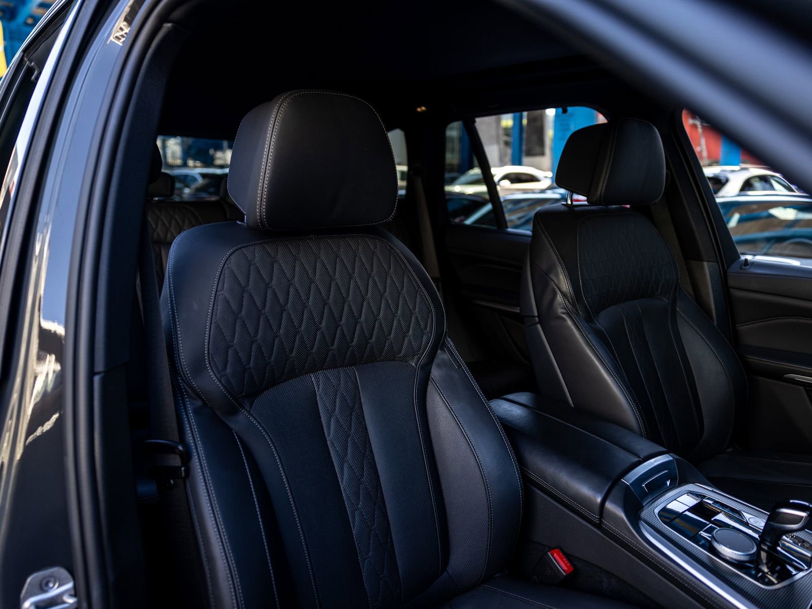 Used 2023 BMW X5 M50i w/ Climate Comfort Package image 34