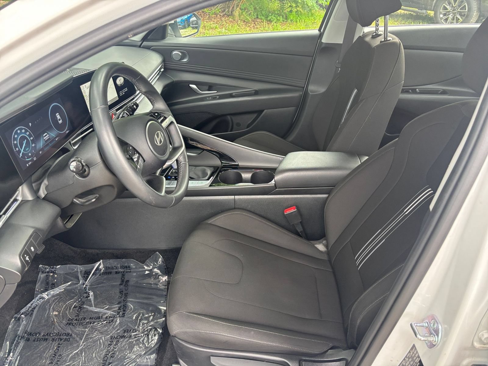 Used 2025 Hyundai Elantra SEL FWD image 29