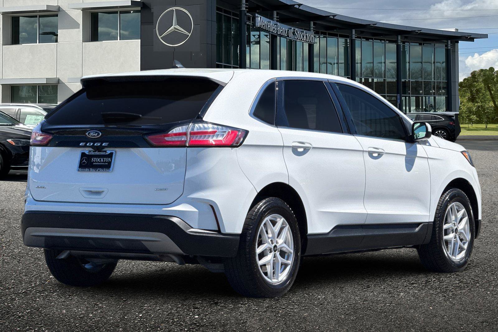 Used 2024 Ford Edge SEL image 4