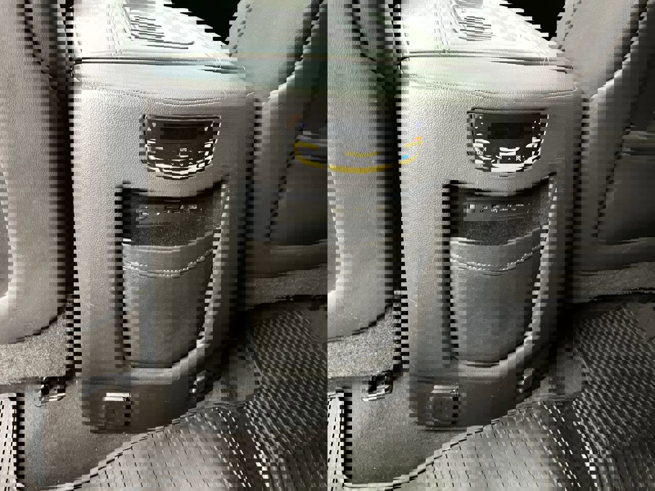 Used 2019 Cadillac Escalade ESV Premium Luxury image 14