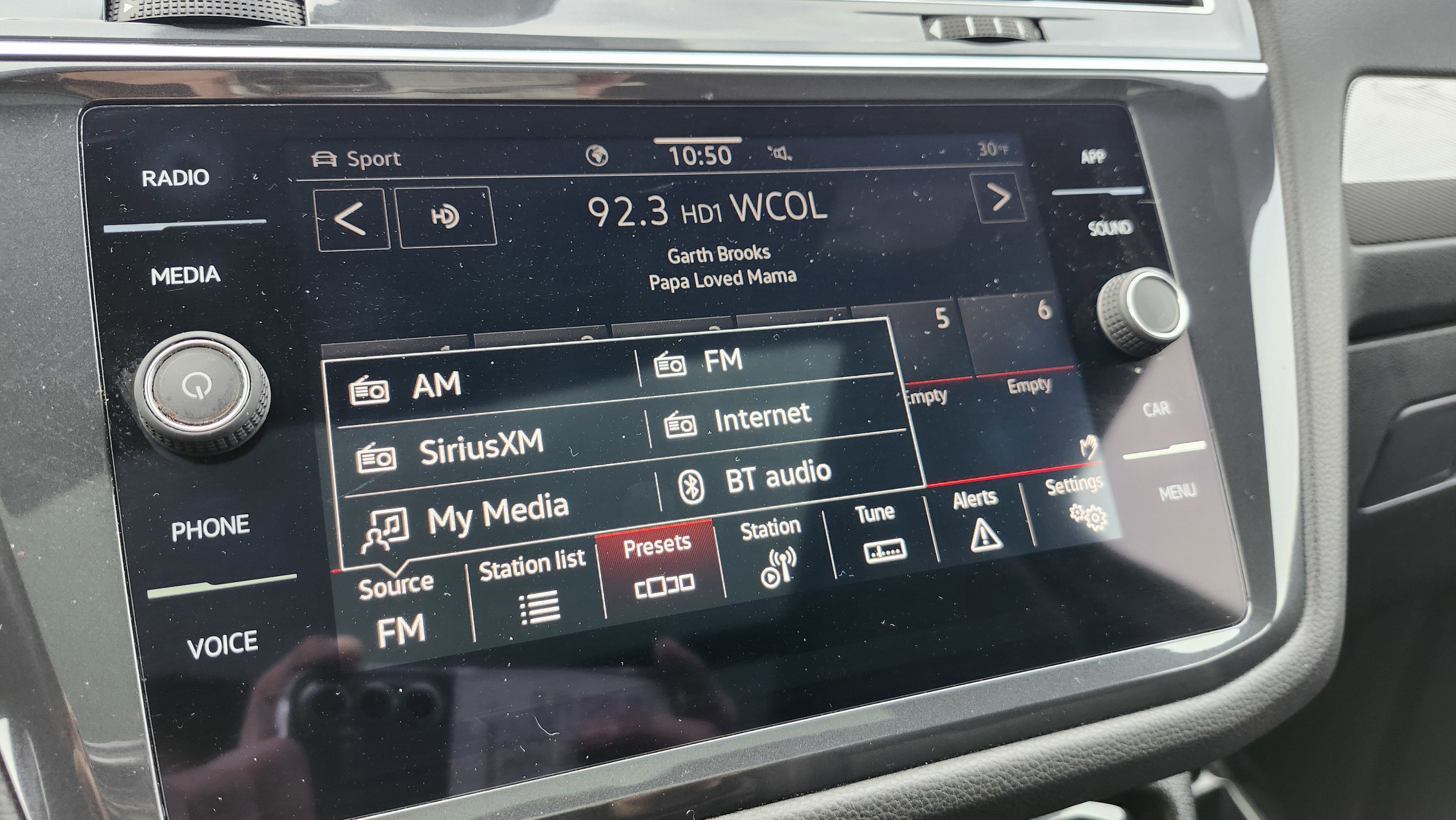 Used 2023 Volkswagen Tiguan SE R-Line image 6