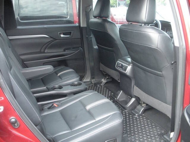 Used 2018 Toyota Highlander SE AWD/4WD image 13