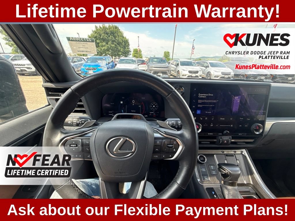 Used 2024 Lexus GX 550 w/ Cold Area Package AWD/4WD image 16