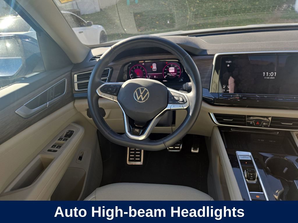 Used 2025 Volkswagen Atlas SEL Premium R-Line image 17