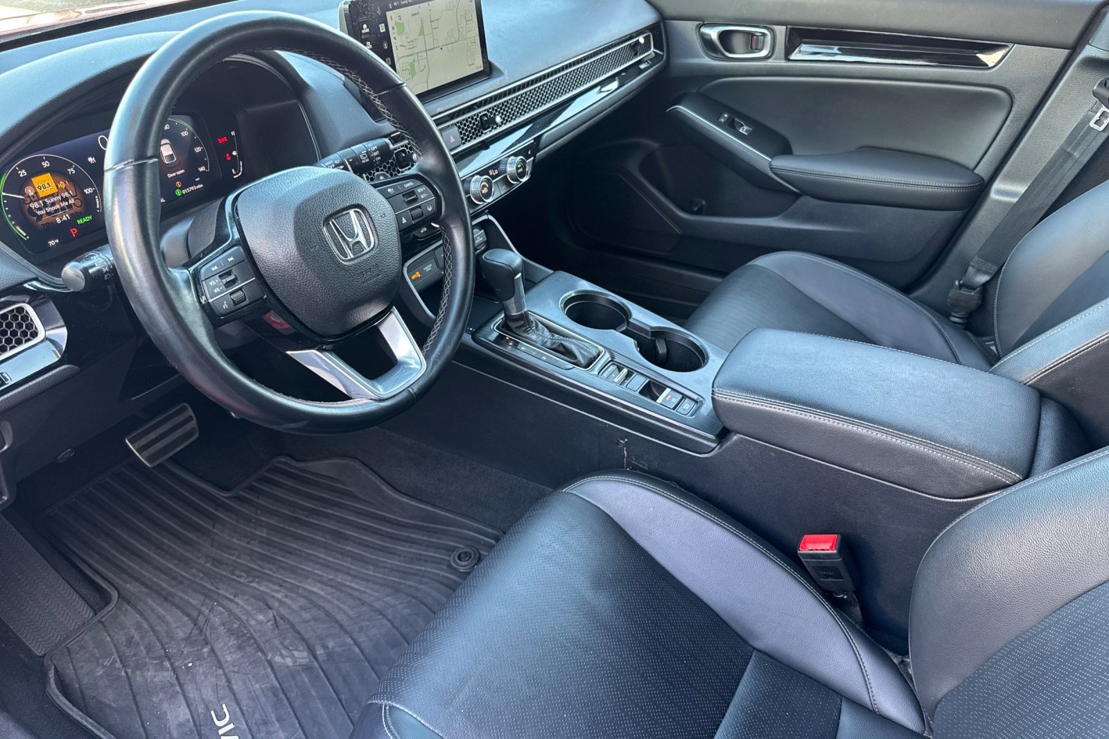 Used 2025 Honda Civic Sport Touring image 4