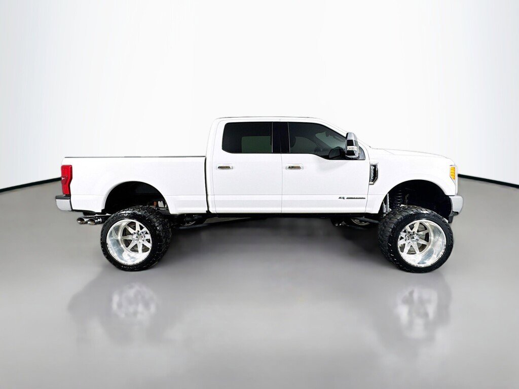 Used 2017 Ford F350 Lariat w/ Lariat Ultimate Package AWD/4WD image 6