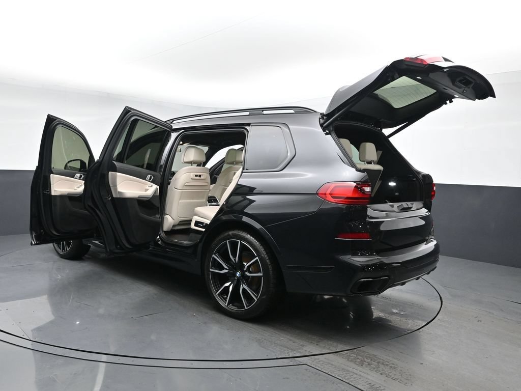 Used 2022 BMW X7 xDrive40i w/ M Sport Package AWD/4WD image 27
