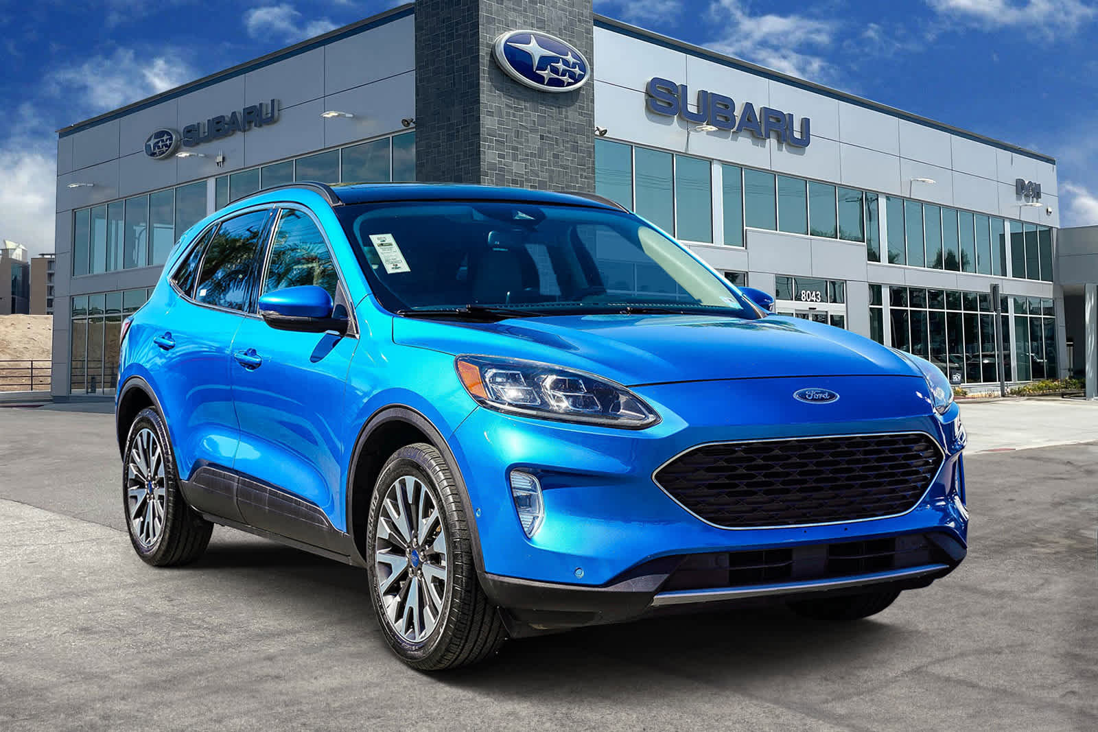 Used 2020 Ford Escape Titanium image 3