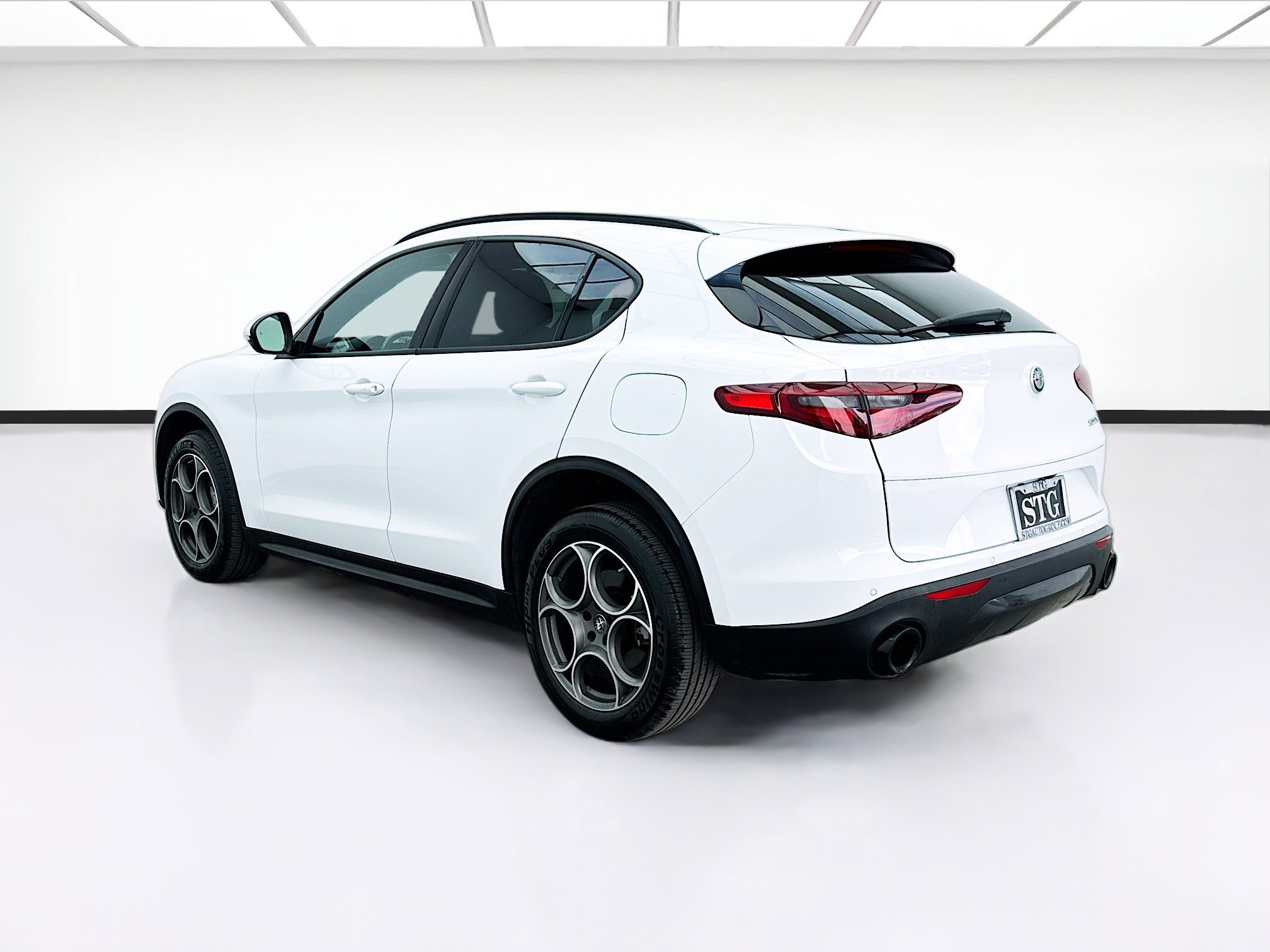 Used 2022 Alfa Romeo Stelvio Sprint image 6