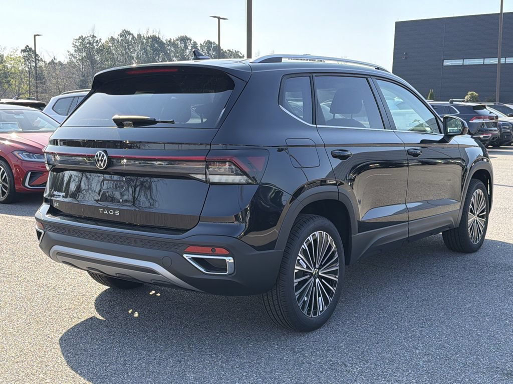New 2026 Volkswagen Taos SE FWD image 5