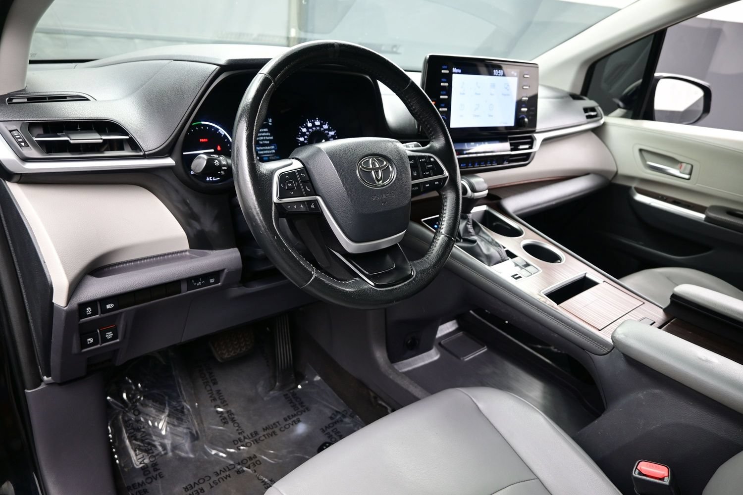 Used 2022 Toyota Sienna XLE FWD image 13