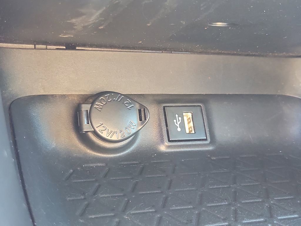 Used 2023 Toyota RAV4 XLE w/ Convenience Package image 27