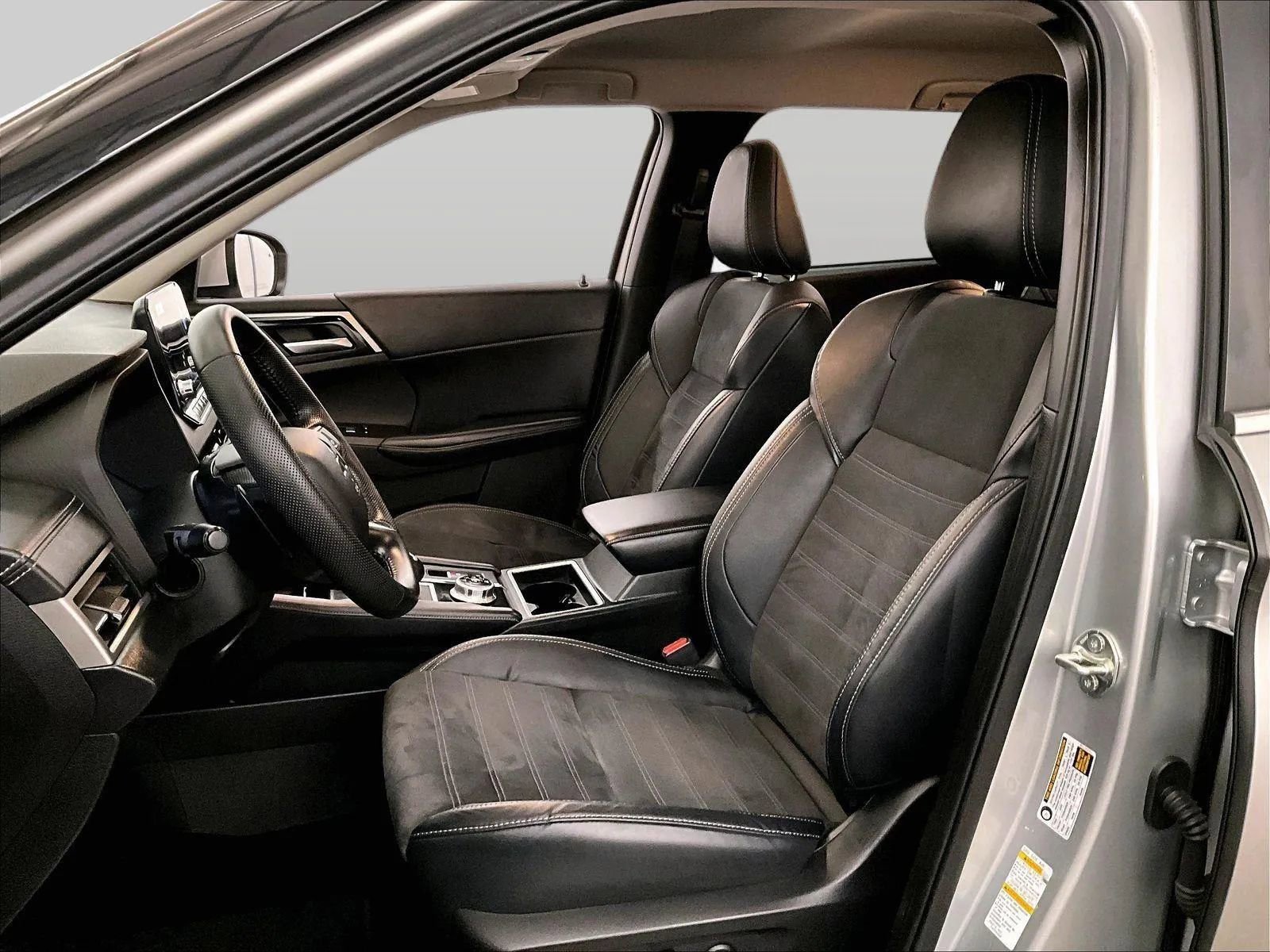 Used 2022 Mitsubishi Outlander SE image 24