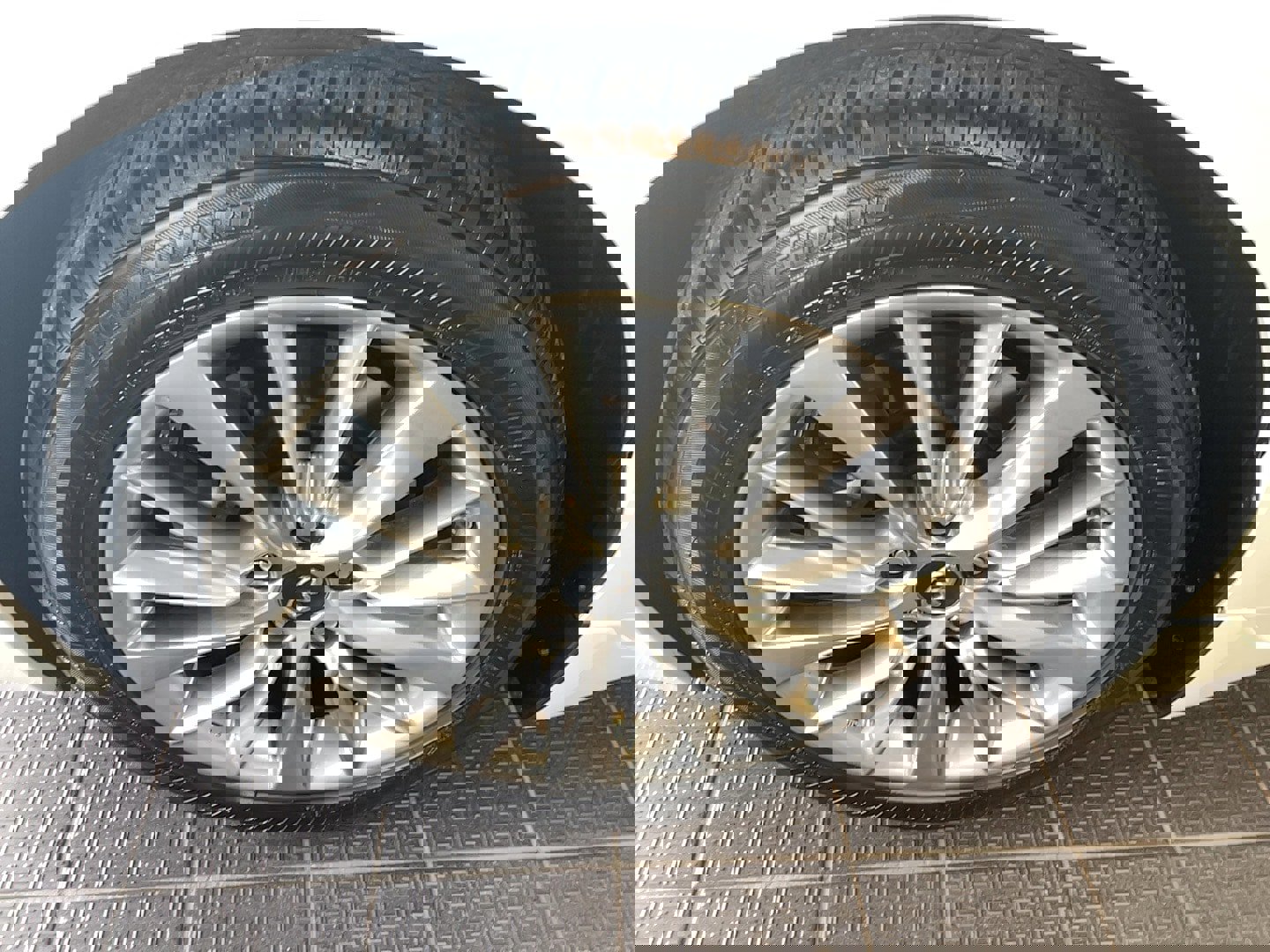 Used 2019 INFINITI Q50 Luxe w/ Essential Package (3.0T Luxe) image 5