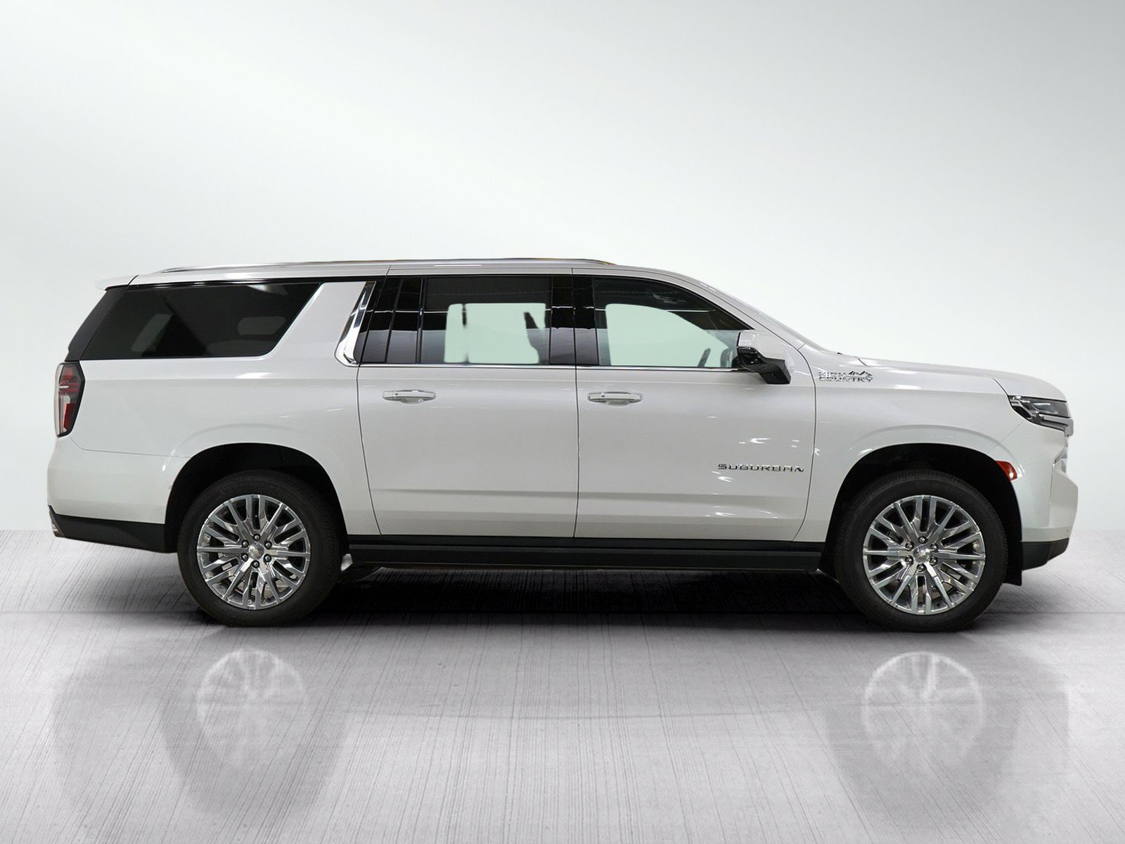 Used 2023 Chevrolet Suburban High Country AWD/4WD image 6