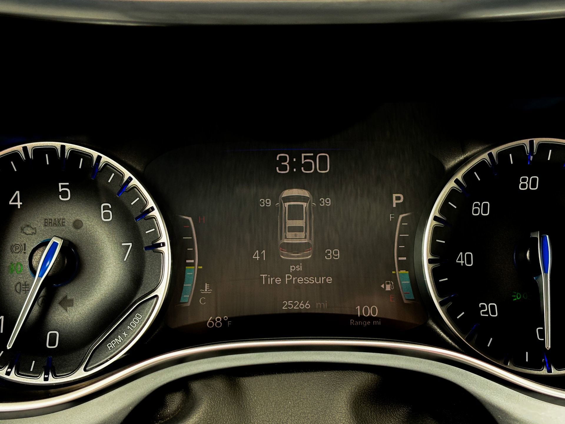 Used 2025 Chrysler Pacifica Limited image 28