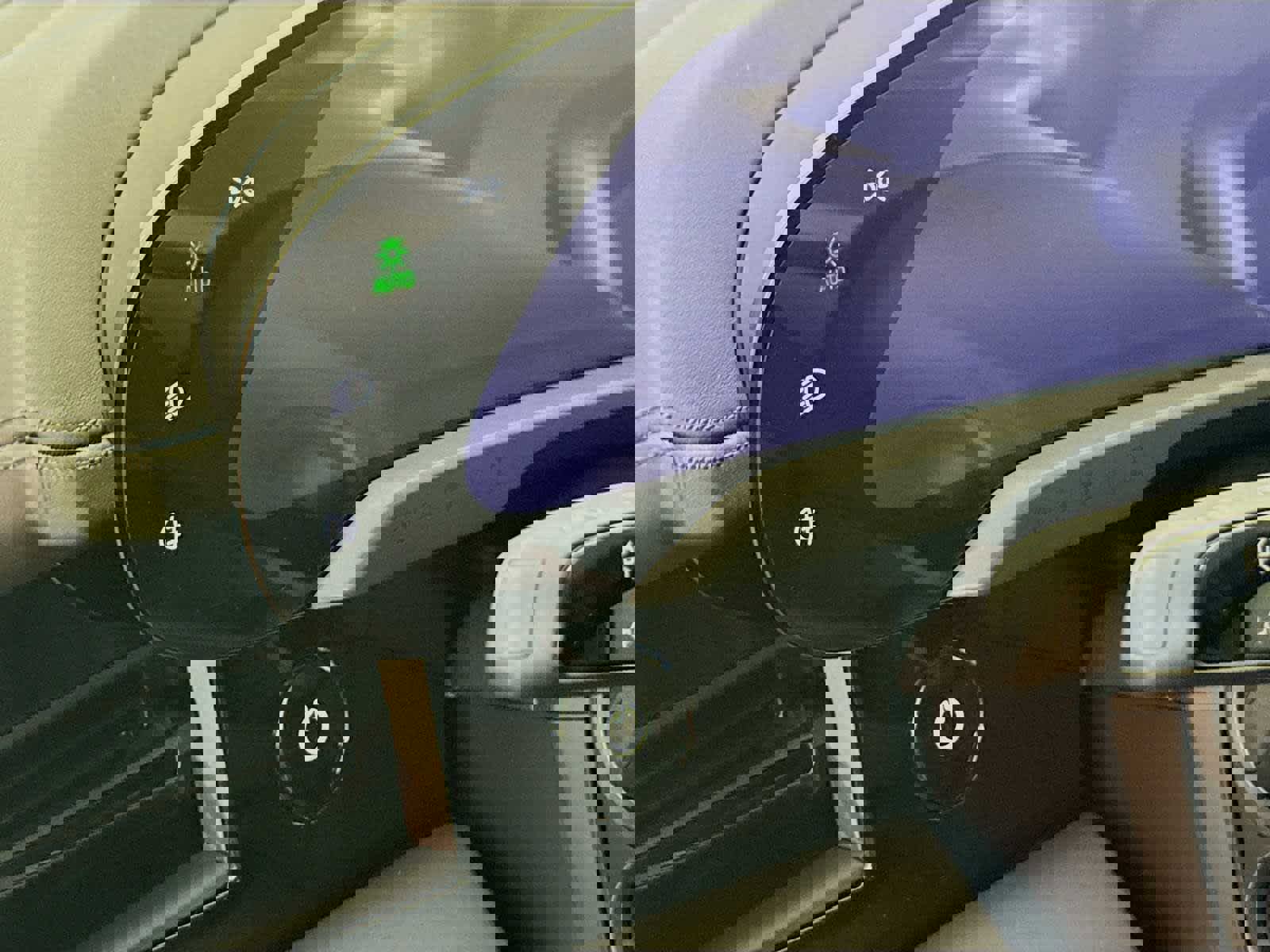 Used 2020 Porsche Taycan 4S image 11