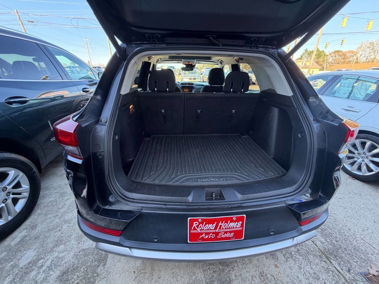 Used 2021 Chevrolet TrailBlazer LT w/ Sun and Liftgate Package AWD/4WD image 8