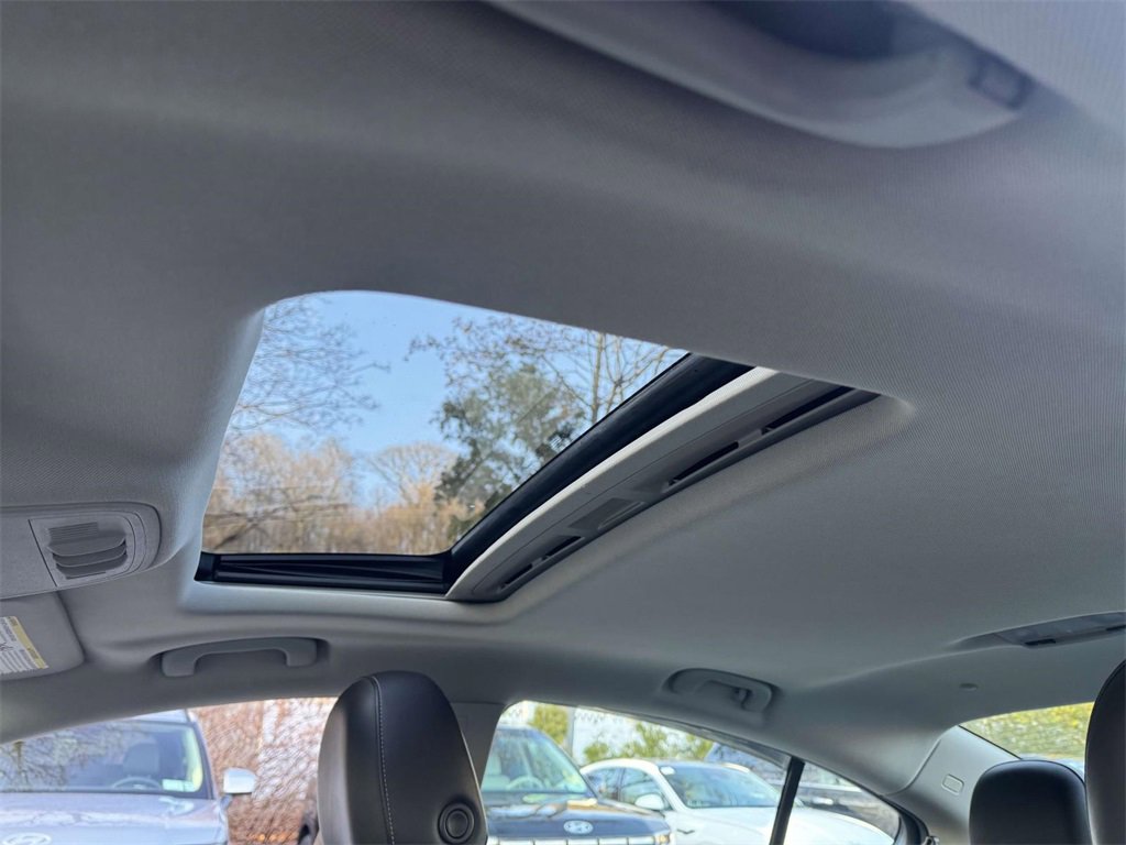 Used 2013 Buick Regal Premium image 17