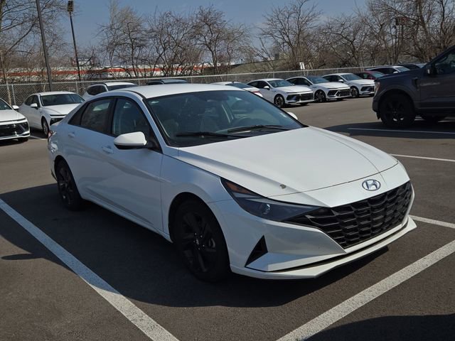 Certified 2021 Hyundai Elantra SEL image 4