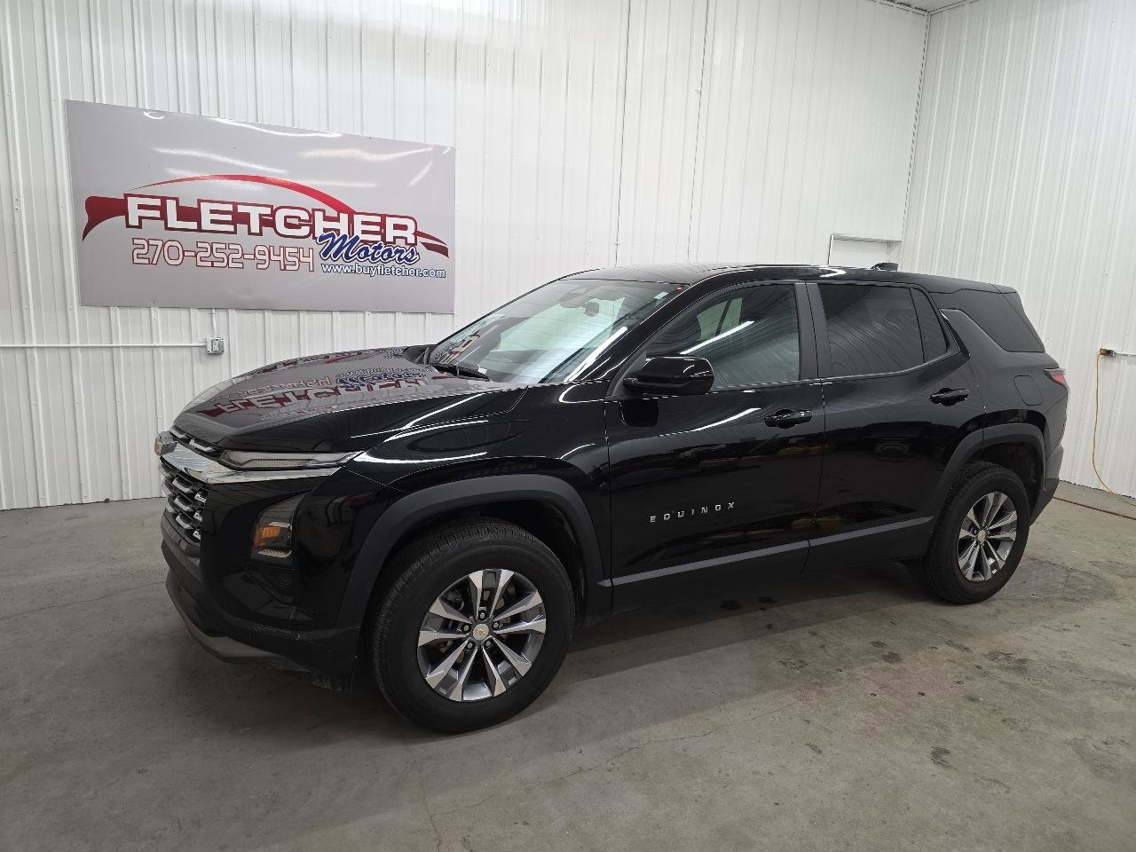 Used 2025 Chevrolet Equinox LT image 2